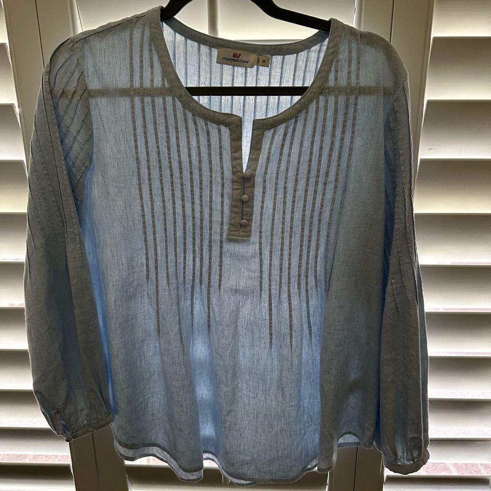 🌺Vineyard vines cute shirt size medium🌺🦋